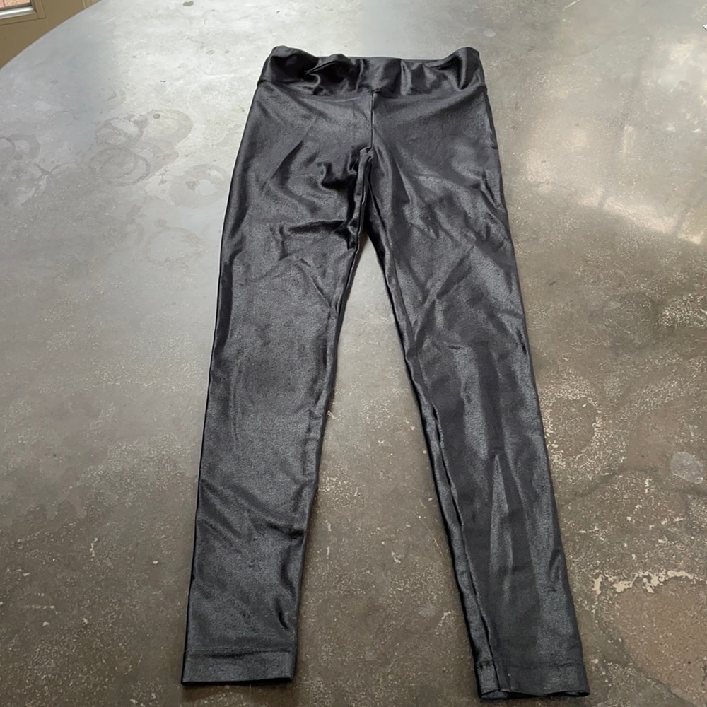 XS Koral, black shiny leggings